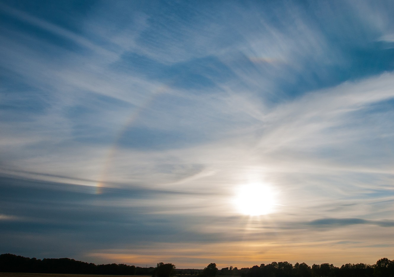 Cirrostratus zonsondergang
